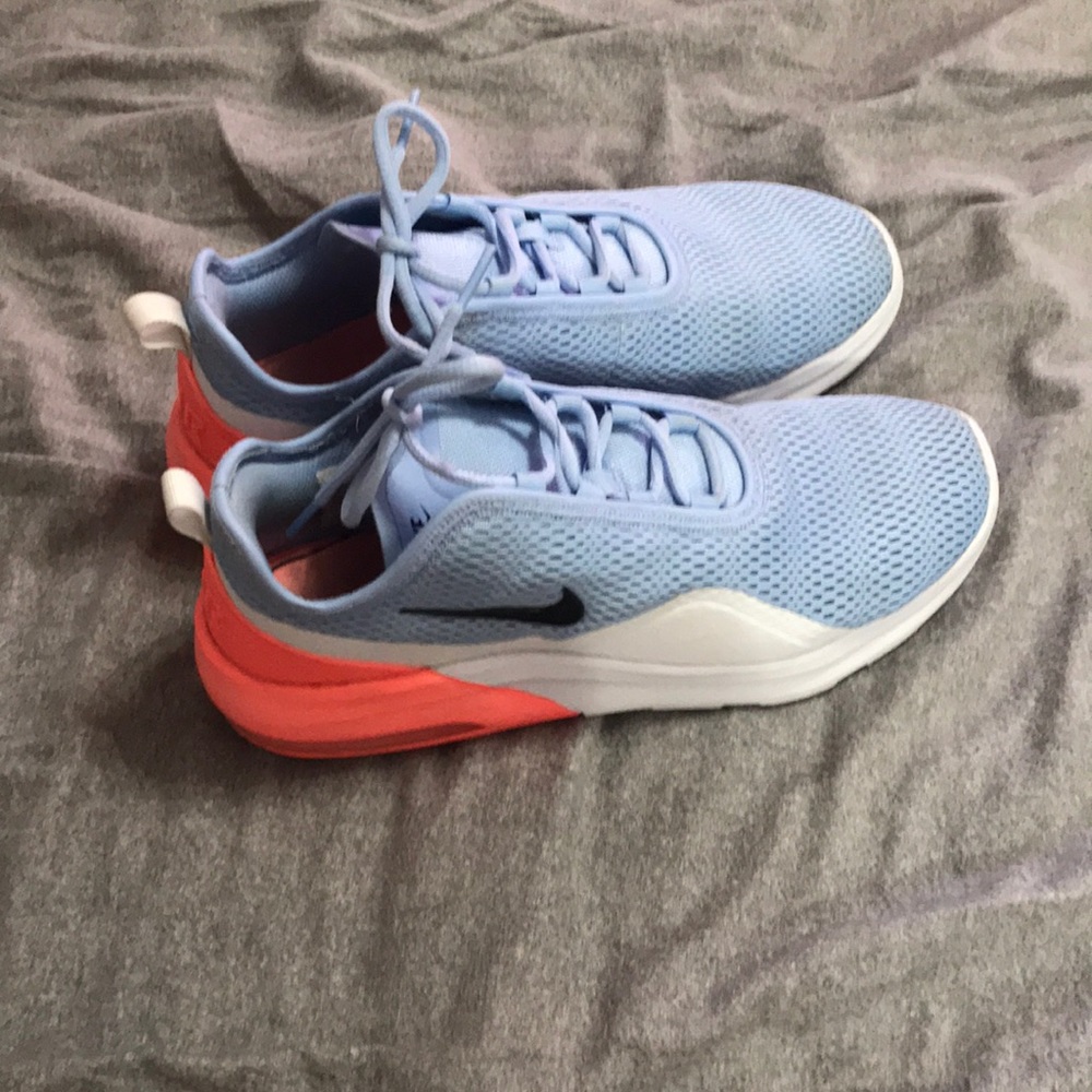 Nike tennis shoes